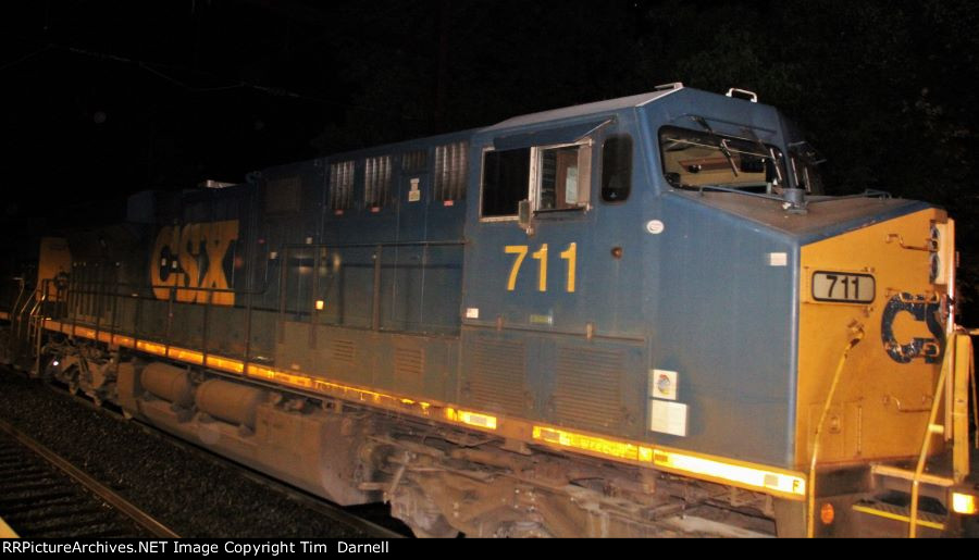 CSX 711 on Q404